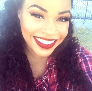 Meet your Posher, Delisa